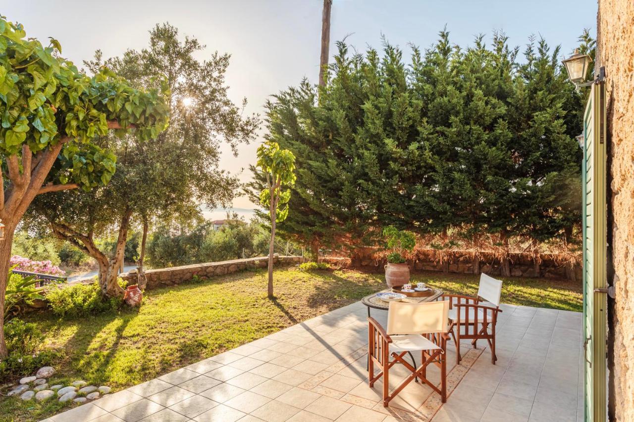 Lavender Garden Retreat - Secluded Seaside Getaway Kotronion (West Mani) Exterior foto